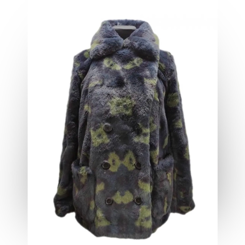 ZADIG & VOLTAIRE FAUX FUR CAMO JACKET. SIZE XS. 💙💚